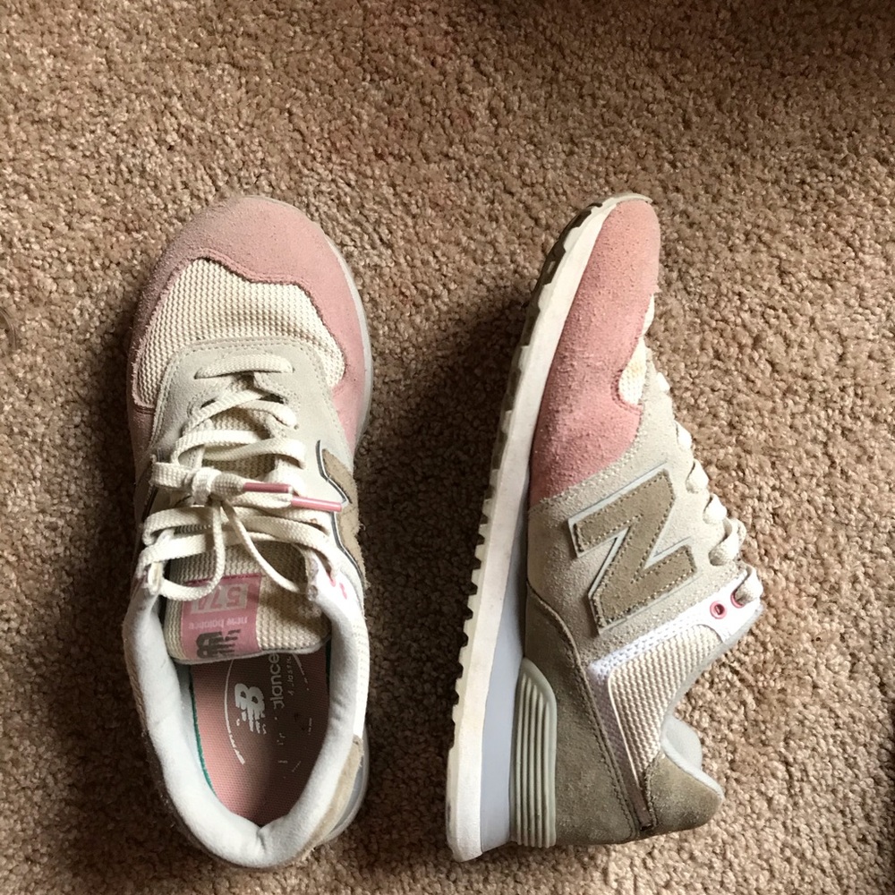 SIZE 9 New Balance 574  pink and green